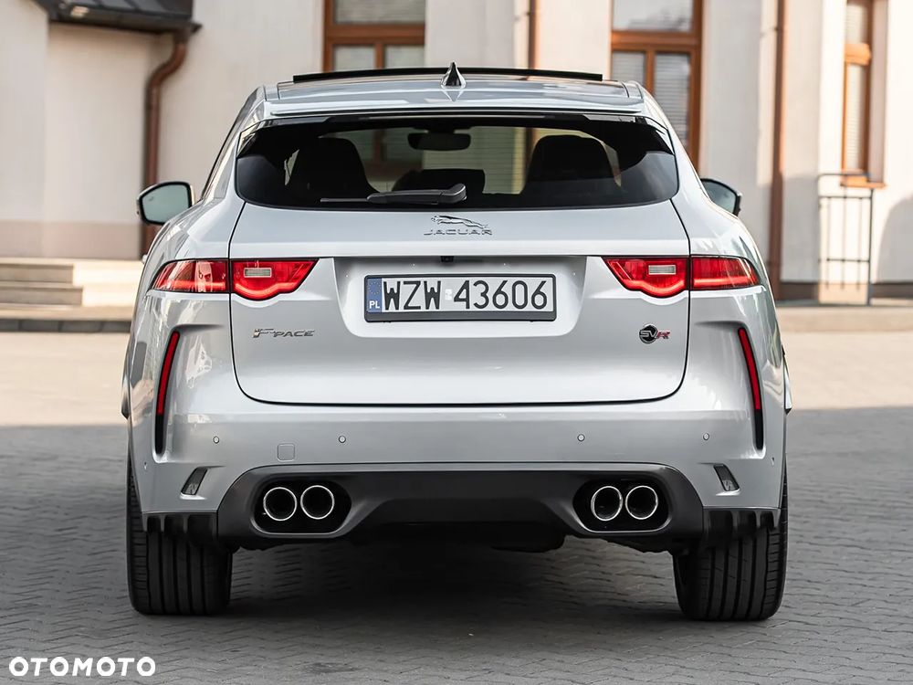 Jaguar F-Pace 5.0 V8 P550 AWD SVR - 11