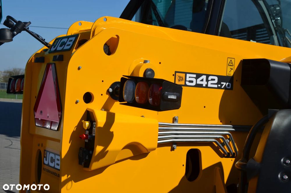 JCB 542-70 AGRI 2024r / ŁYŻKA 3m i WIDŁY / 748mth! / TORQUE LOCK 4 / Q-FIT / REWERS WENTYLATORA / OSŁONY POD. / ZACZEP + INSTALACJA - 10