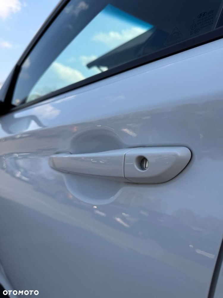 Hyundai Kona - 16