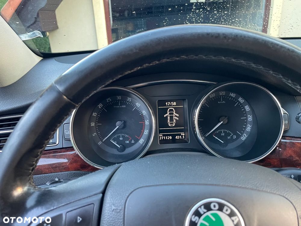 Skoda Superb 2.0 TDI L&K DSG - 5