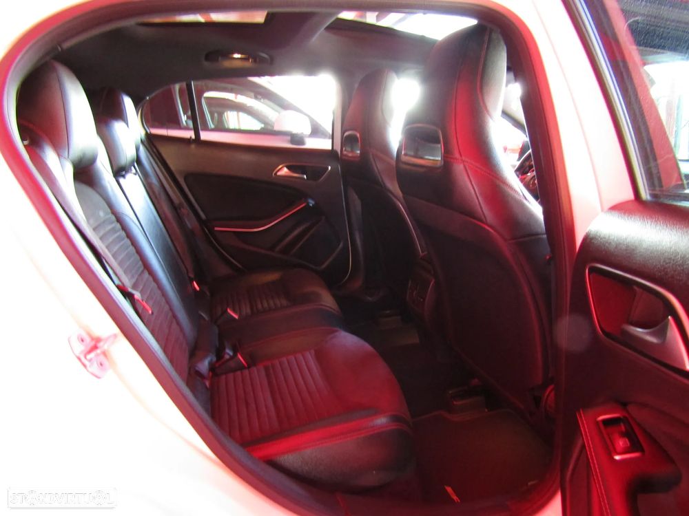 Mercedes-Benz GLA 200 (CDI) d AMG Line - 13