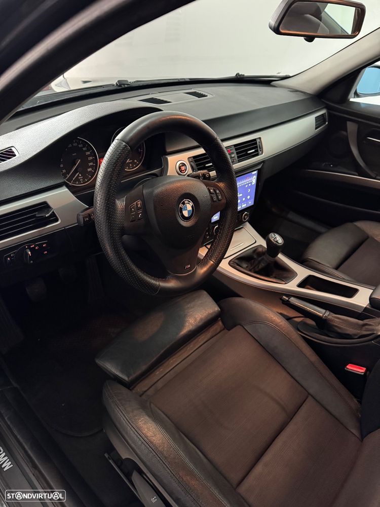 BMW 318 d LifeStyle - 19