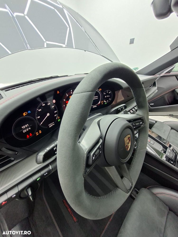 Porsche 911 4 GTS PDK - 5