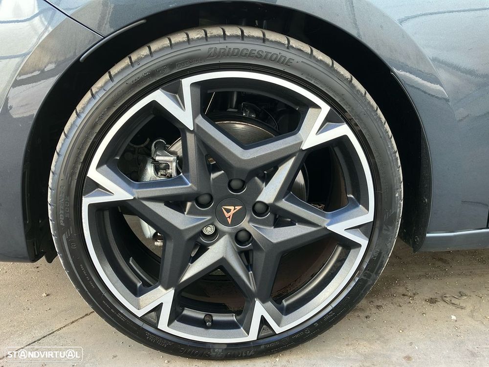 Cupra Leon 1.5 eTSI MID DSG - 10