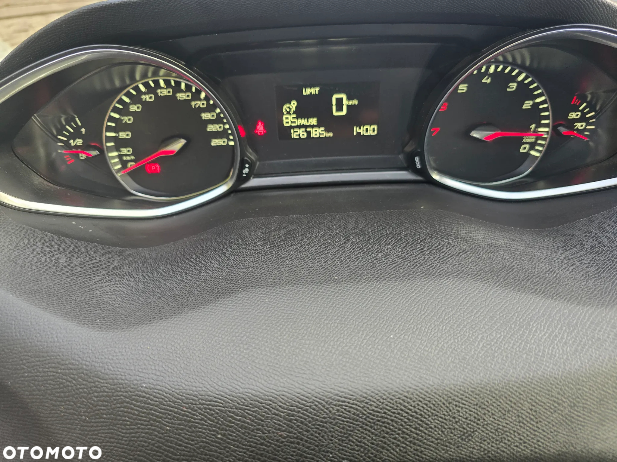 Peugeot 308 1.2 PureTech Allure S&S - 34