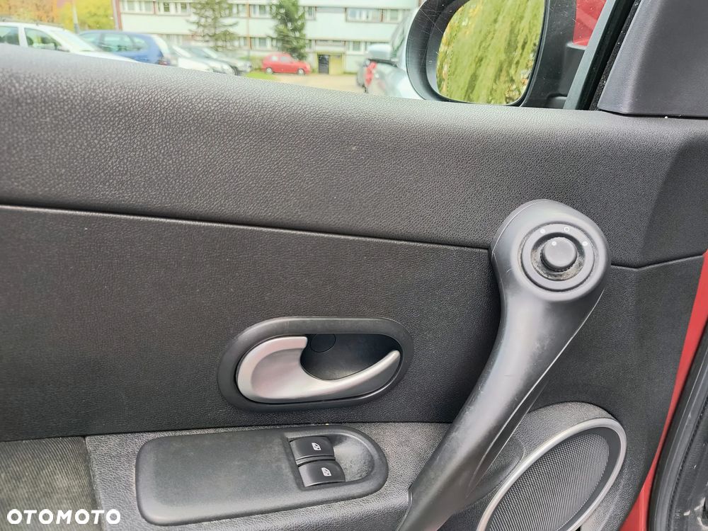 Renault Clio - 12