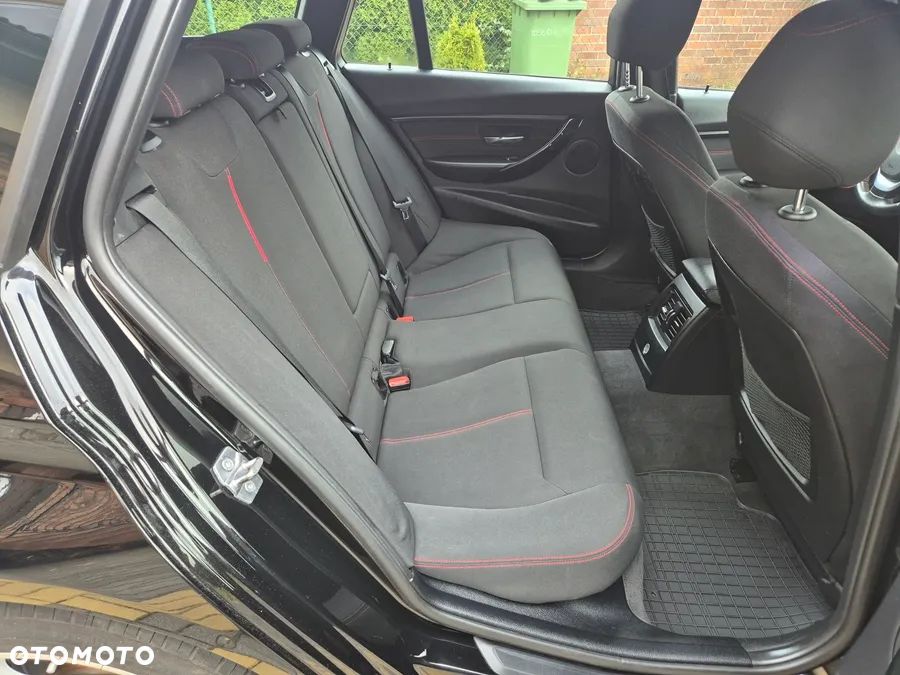 BMW Seria 3 320d xDrive - 25