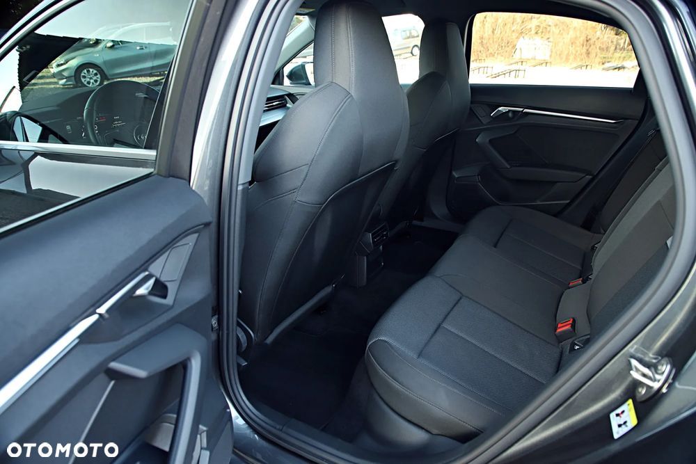 Audi A3 Limousine 35 TFSI Sport S tronic - 19