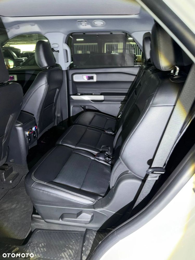 Ford Explorer - 10