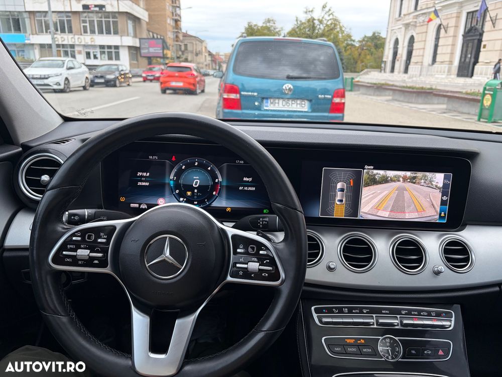 Mercedes-Benz E 220 d 4Matic T 9G-TRONIC - 13