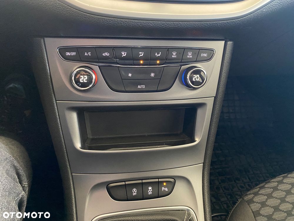 Opel Astra V 1.4 T Enjoy S&S - 14