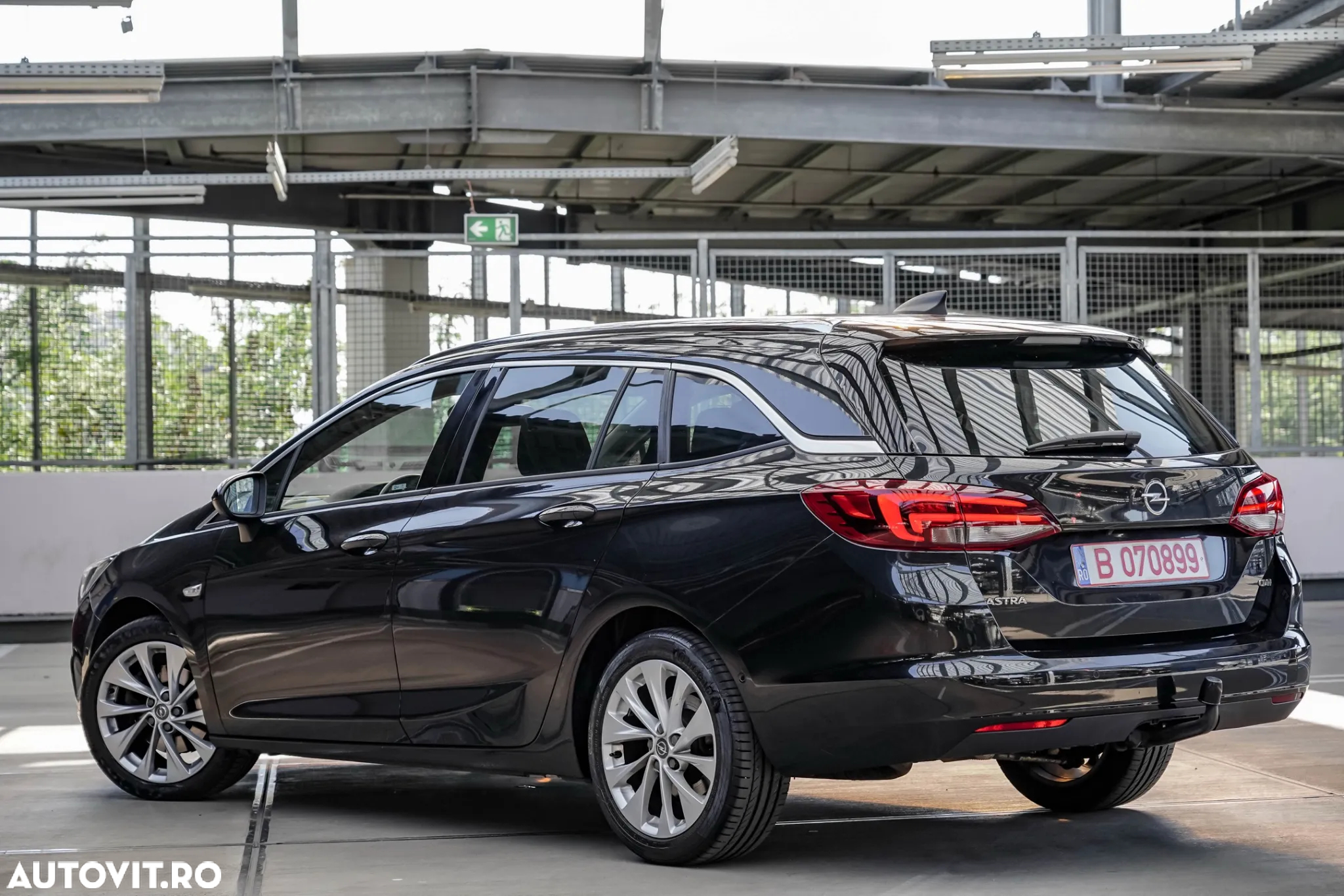 Opel Astra 1.6 D (CDTI) Start/Stop Sports Tourer Innovation - 2