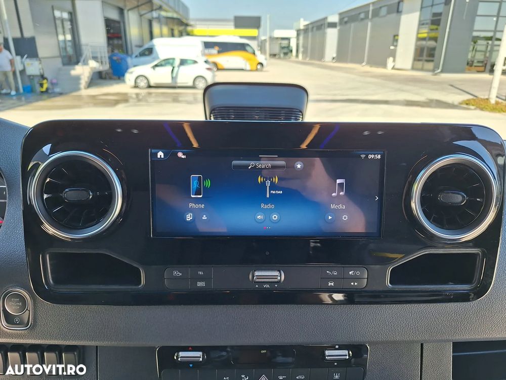 Mercedes-Benz Sprinter 519 - 12