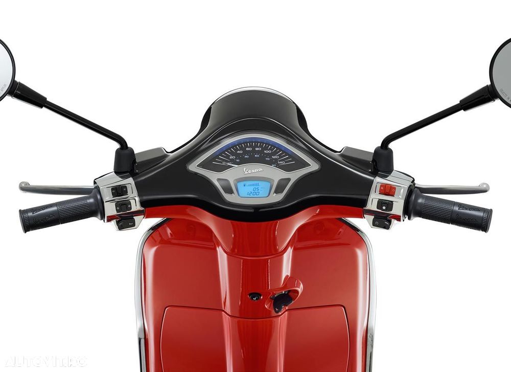 Vespa Primavera 50 50th Anniversary Special Edition - 3
