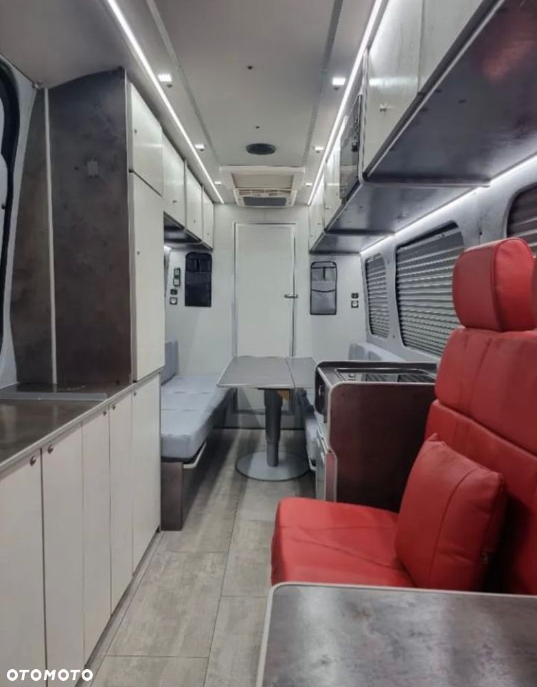 Mercedes-Benz SPRINTER - 8