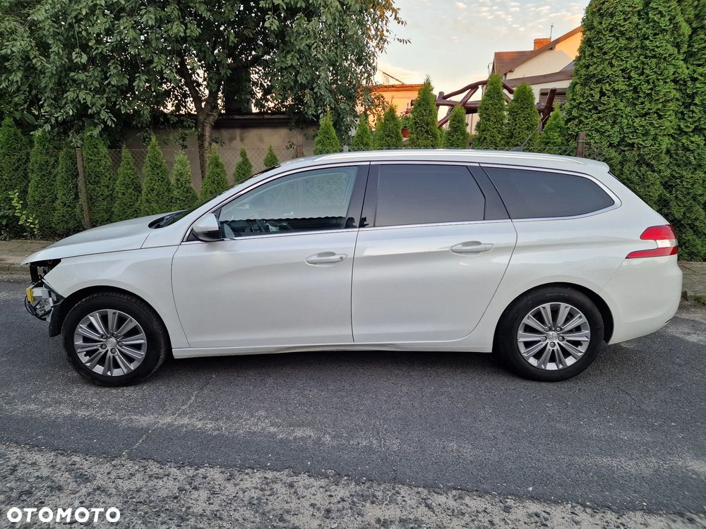 Peugeot 308 PureTech 130 GPF EAT8 Stop & Start Allure Pack - 2