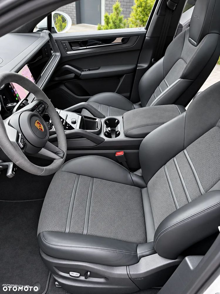 Porsche Cayenne - 24