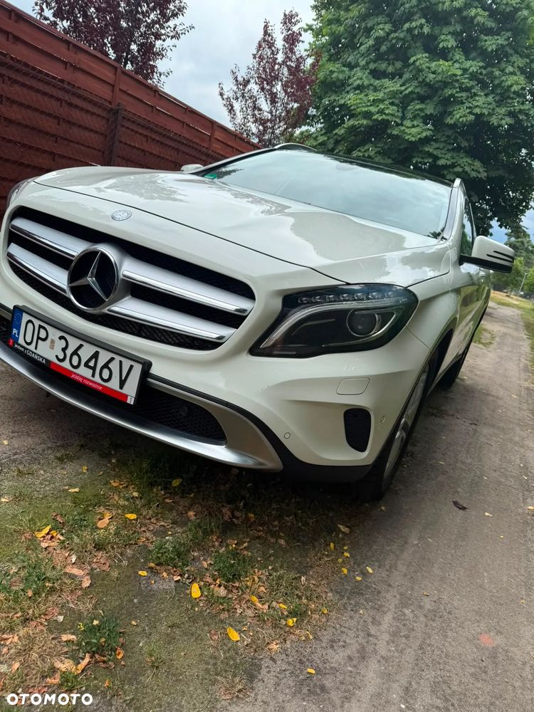 Mercedes-Benz GLA - 4