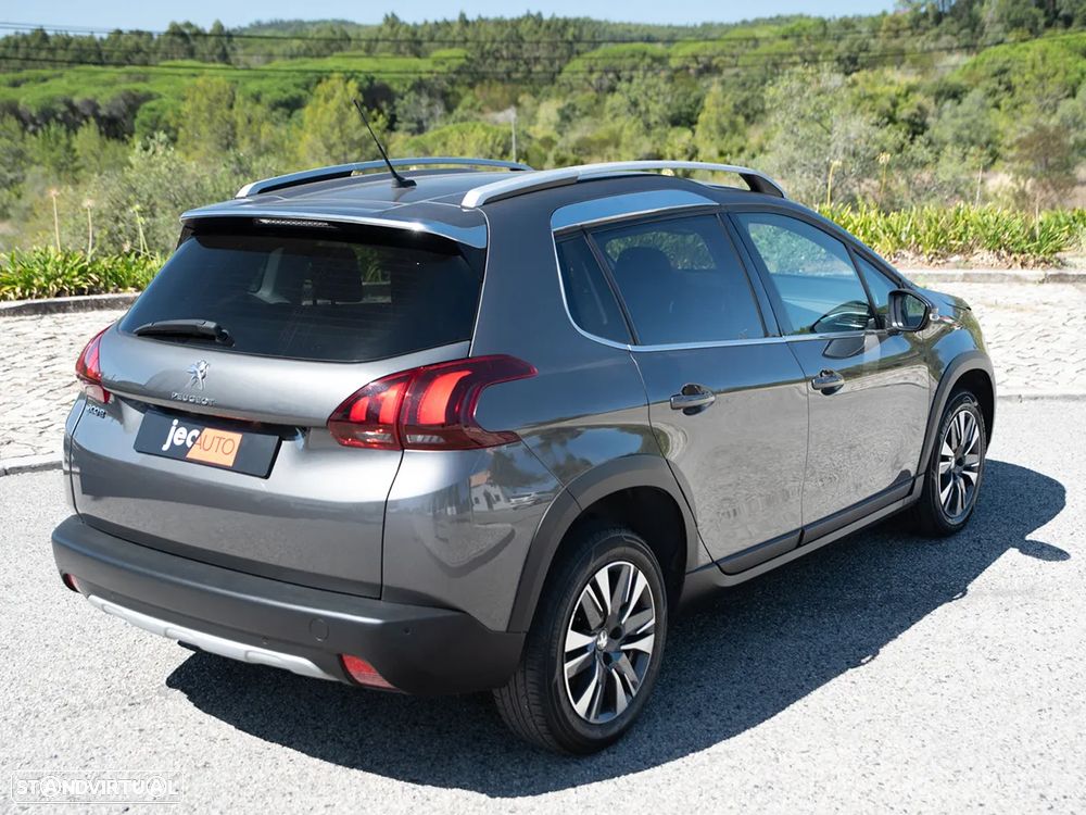 Peugeot 2008 1.2 PureTech Allure EAT6 - 4