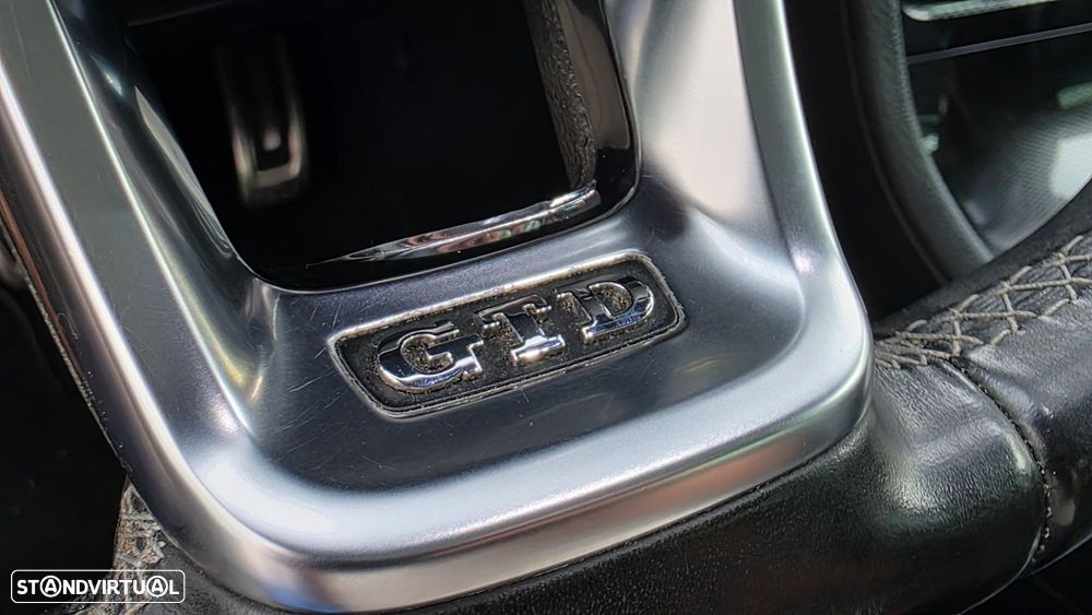 VW Golf 2.0 TDI GTD DSG - 33