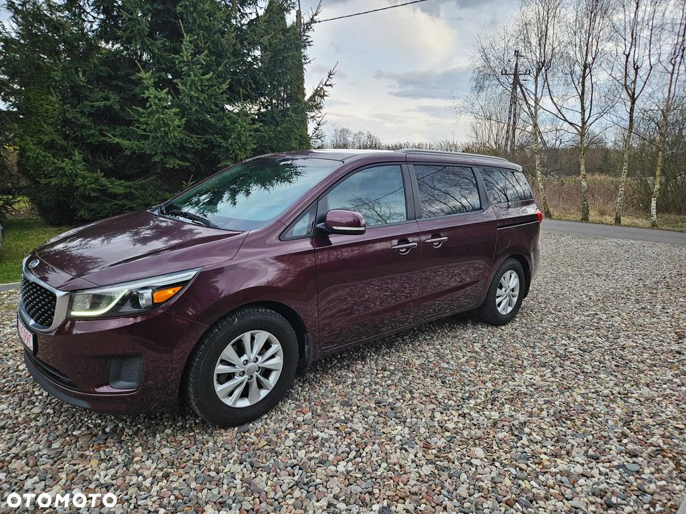 Kia Sedona - 5