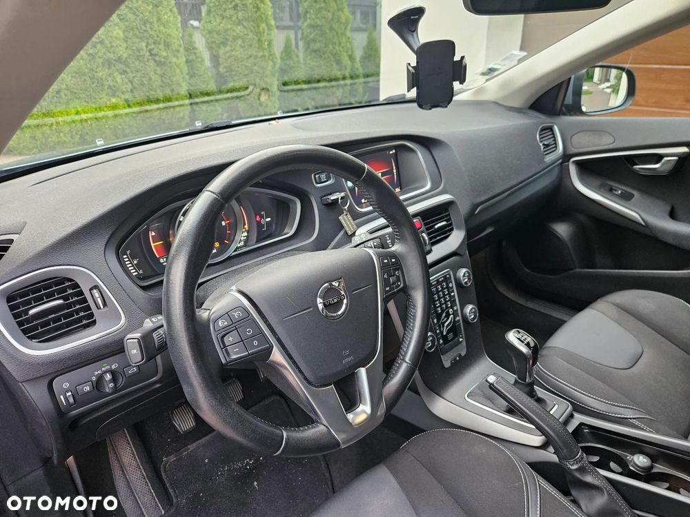 Volvo V40 D2 Momentum - 16