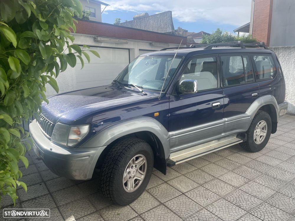 Toyota Land Cruiser - 1