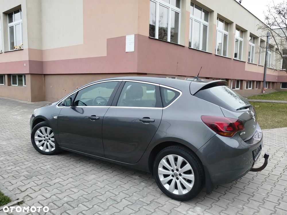 Opel Astra 1.6 Easytronic Cosmo - 23