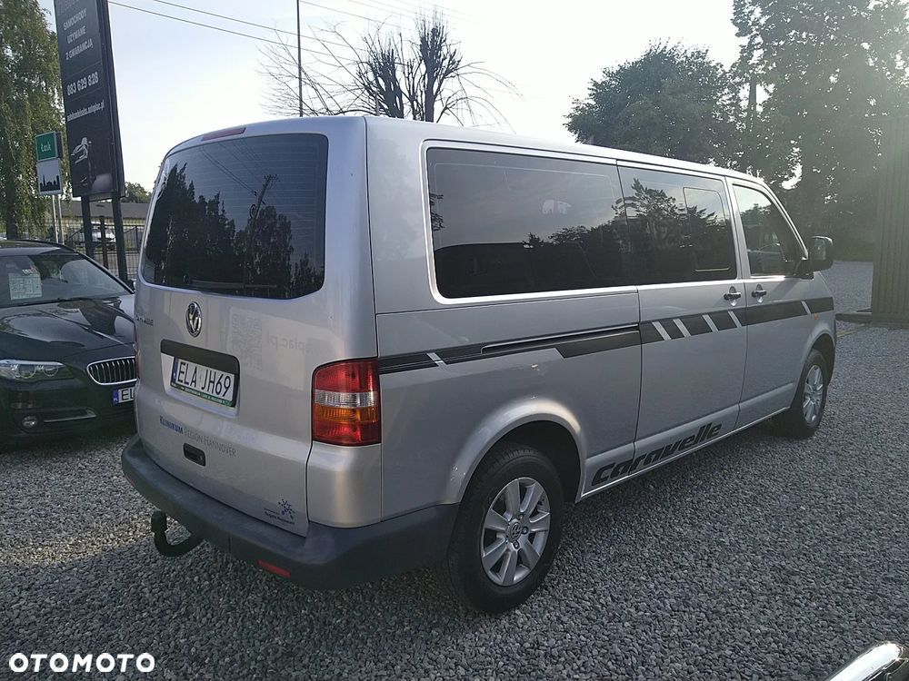 Volkswagen Caravelle - 8