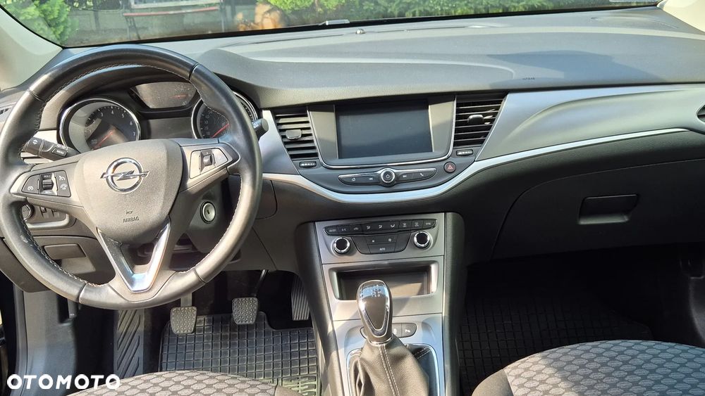 Opel Astra 1.4 T Enjoy - 9