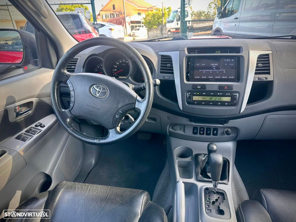 Toyota Hilux 3.0 D-4D 4WD CD Tracker CA+EP+Navi - 11