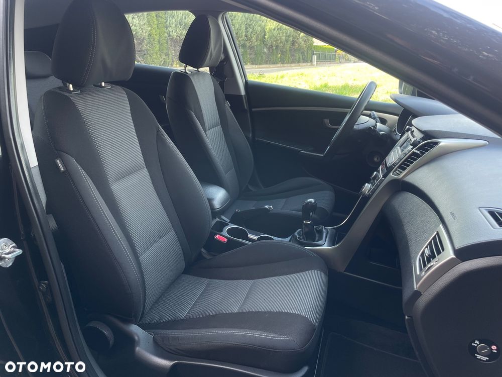 Hyundai i30 blue 1.6 CRDi Style - 17