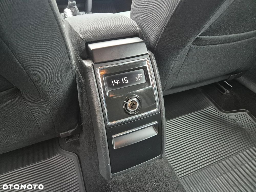 Skoda Superb 2.0 TDI Ambition - 22