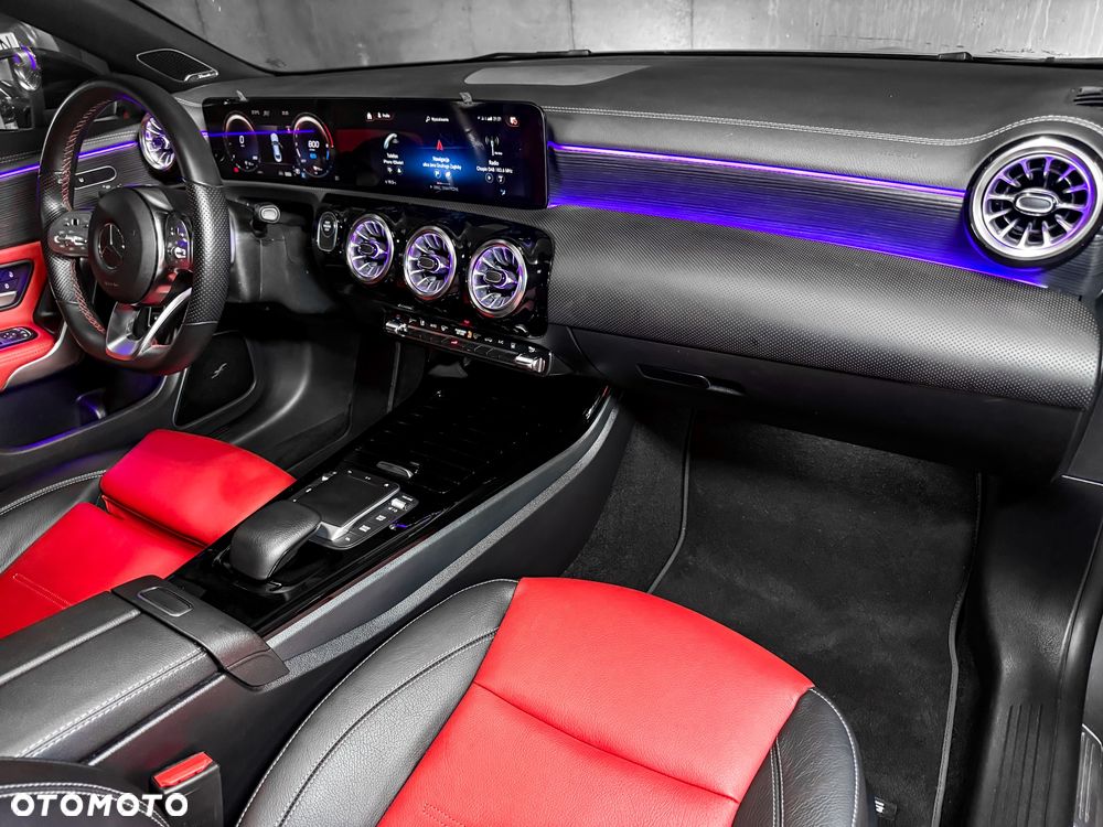 Mercedes-Benz CLA 250 E AMG Line 8G-DCT - 38