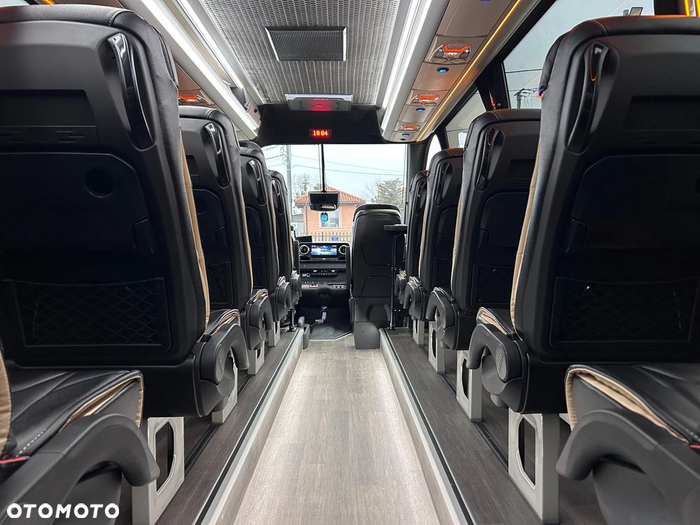 Mercedes-Benz Sprinter 519 - 25