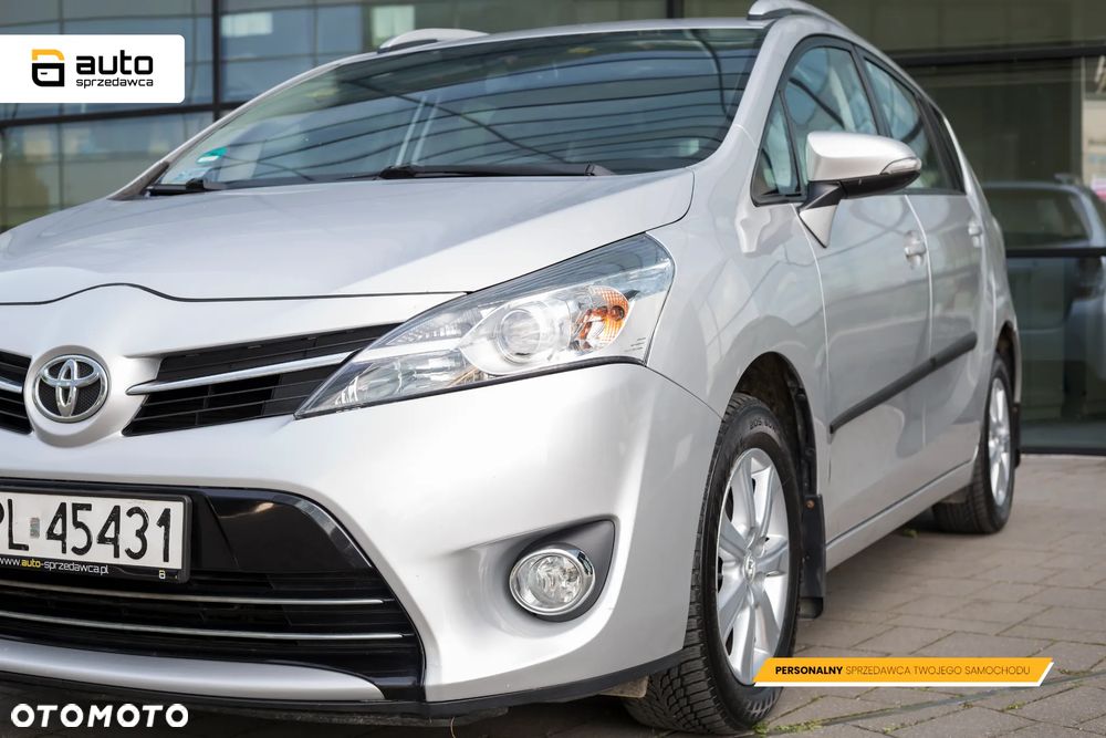 Toyota Verso 1.8 Premium 7os - 9