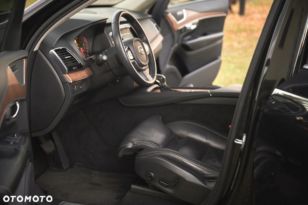 Volvo XC 90 D5 AWD Inscription 7os - 17