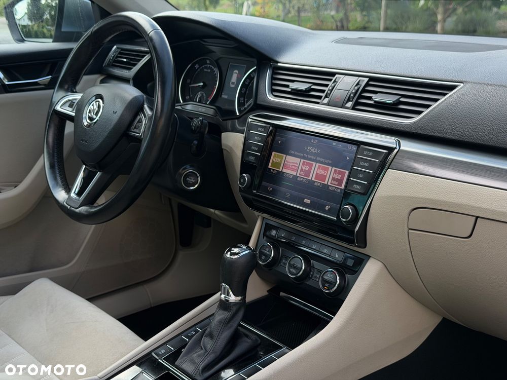 Skoda Superb 2.0 TDI Sportline DSG - 40