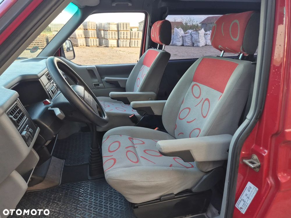 Volkswagen Multivan Standard - 23