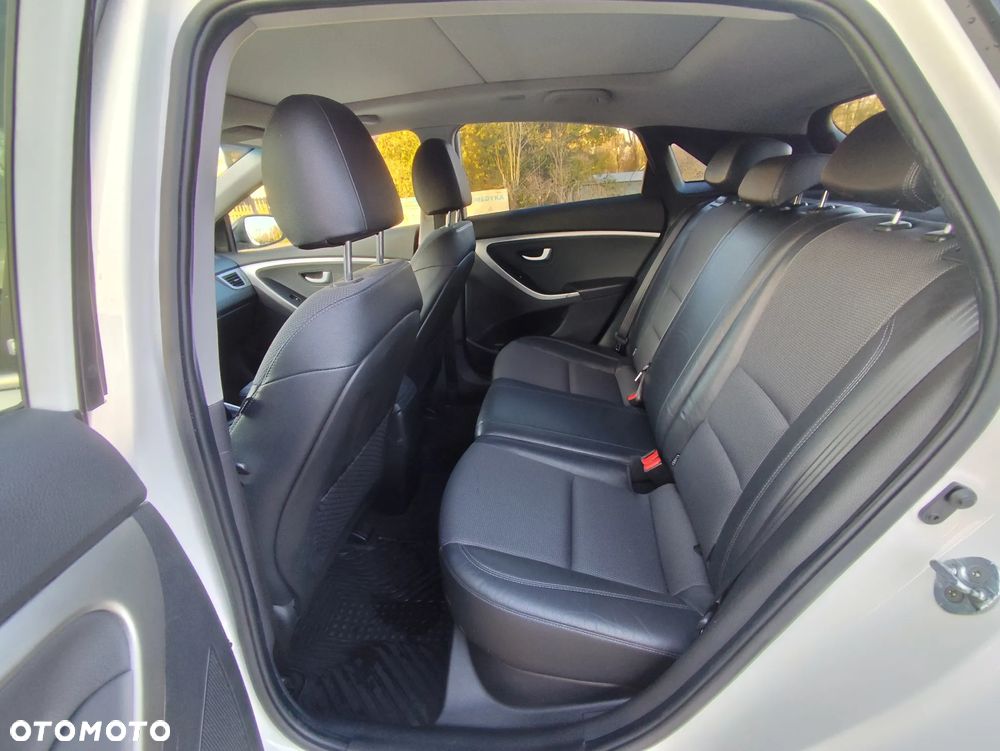 Hyundai i30 1.6 Fifa World Cup Edition - 13