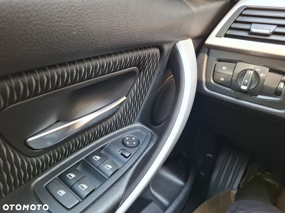 BMW Seria 3 320d - 11