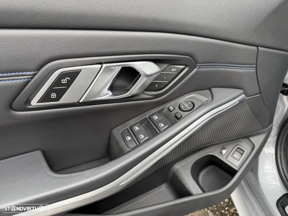 BMW 330 e Pack 50 anos M Auto - 21