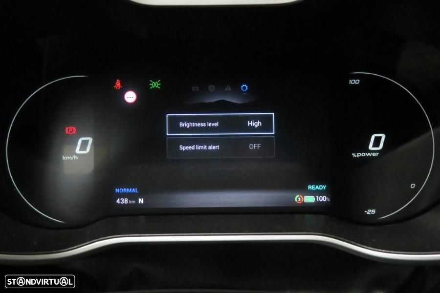 MG ZS EV 72.6 kWh Luxury - 35