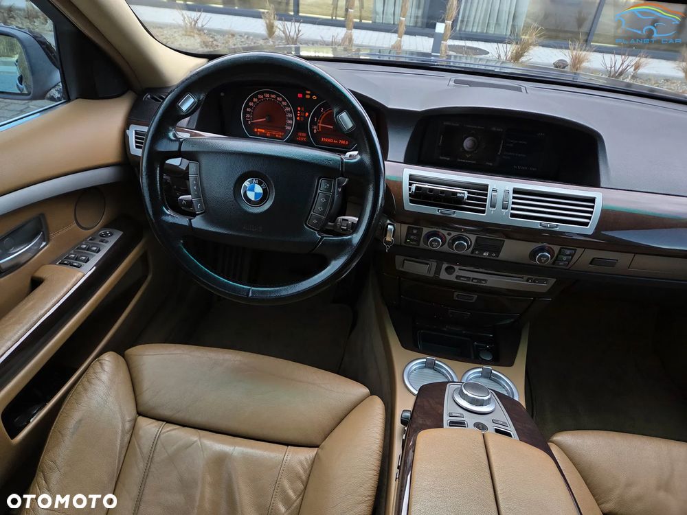 BMW Seria 7 750Li - 18