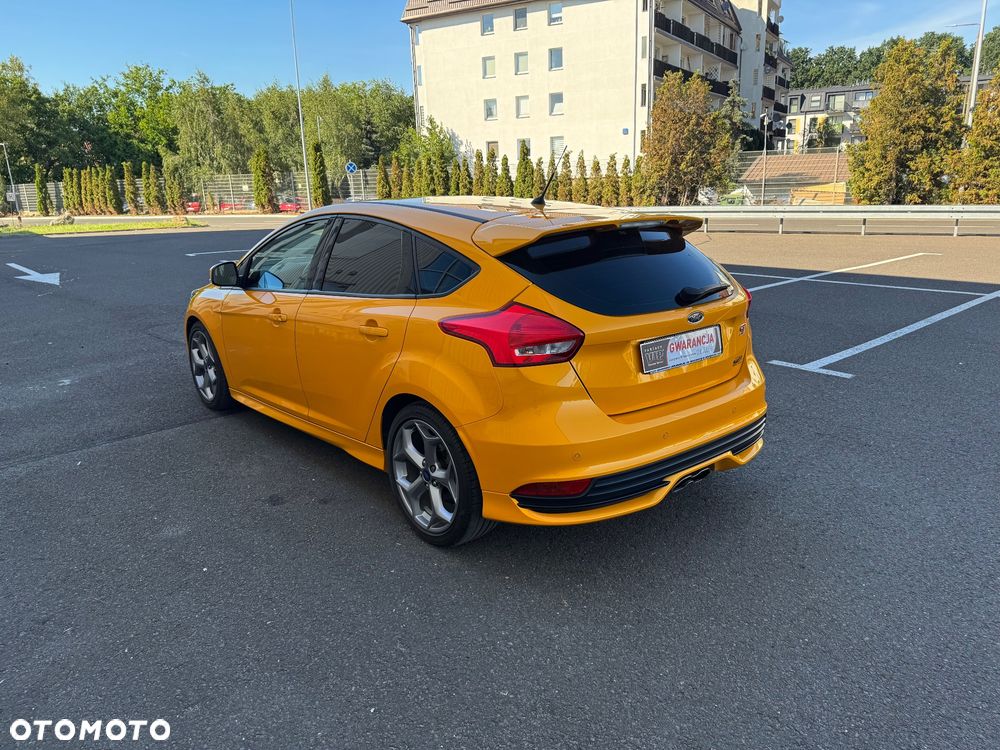 Ford Focus ST - 6
