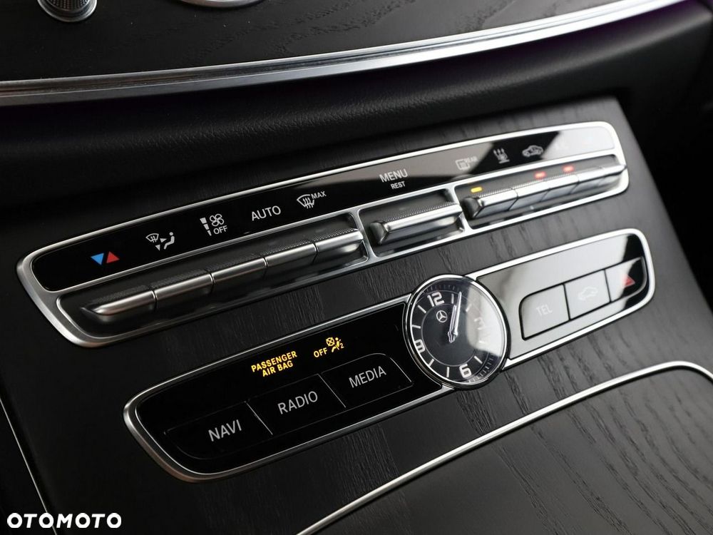 Mercedes-Benz Klasa E 300 de 9G-TRONIC AMG Line - 32