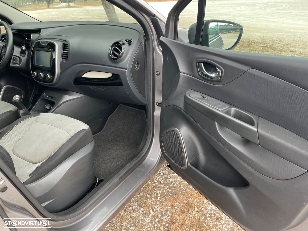 Renault Captur 0.9 TCE Exclusive - 17