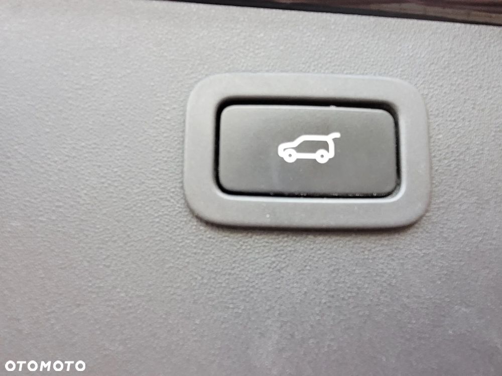 Jaguar E-Pace 2.0 i4P AWD R-Dynamic - 28