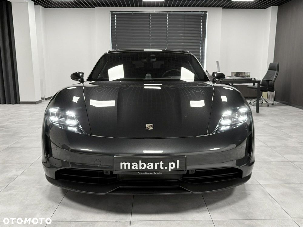 Porsche Taycan - 8