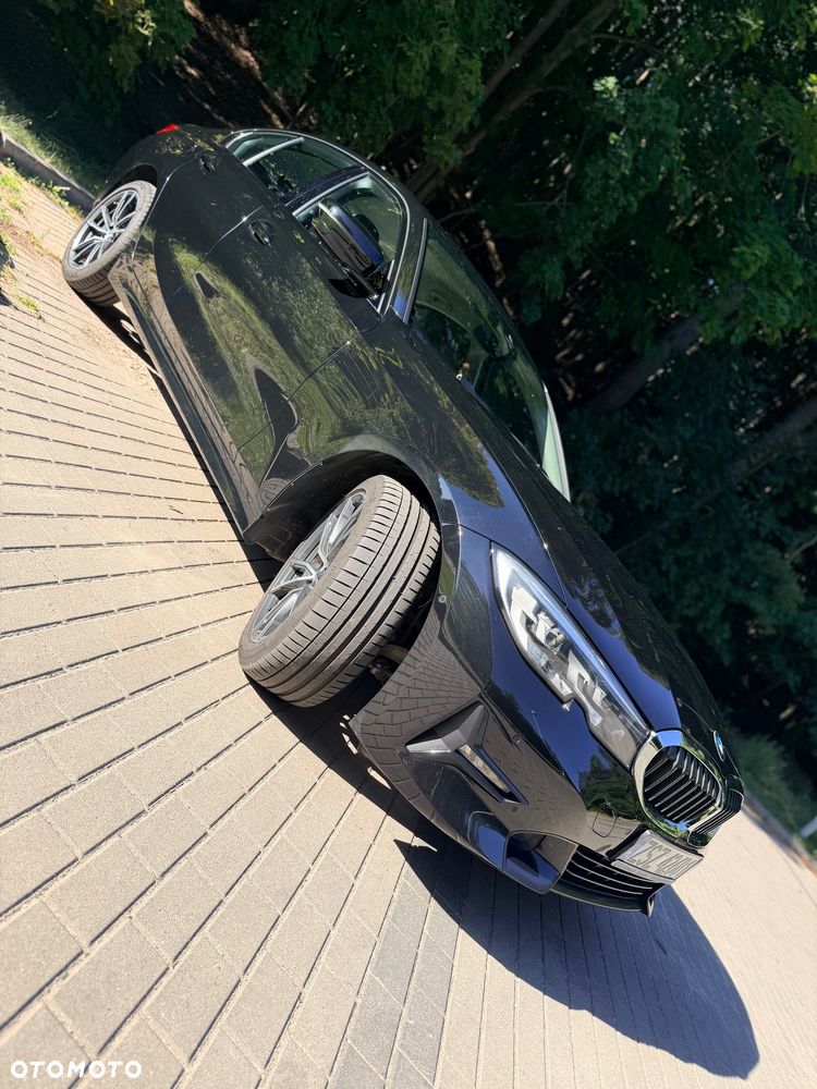 BMW Seria 3 320d Sport Line - 4
